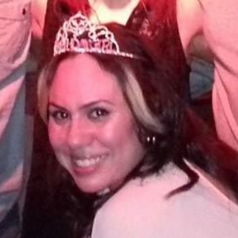 Meet your Posher, Yesenia